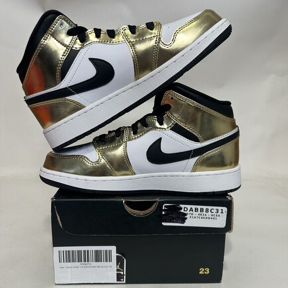 Nike Air Jordan 1 Mid SE GS “Metallic Gold” DC1420-700 main image 5